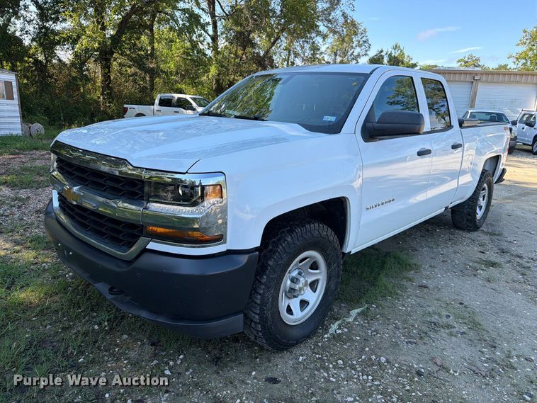 2019 Chevrolet Silverado 1500 Ext. Cab pickup truck