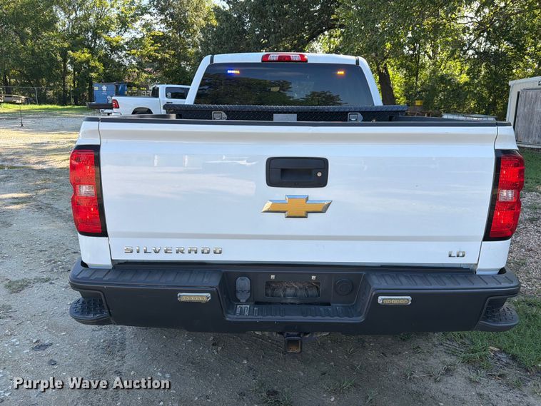 image for item EA7355 2019 Chevrolet Silverado 1500 Ext. Cab pickup truck