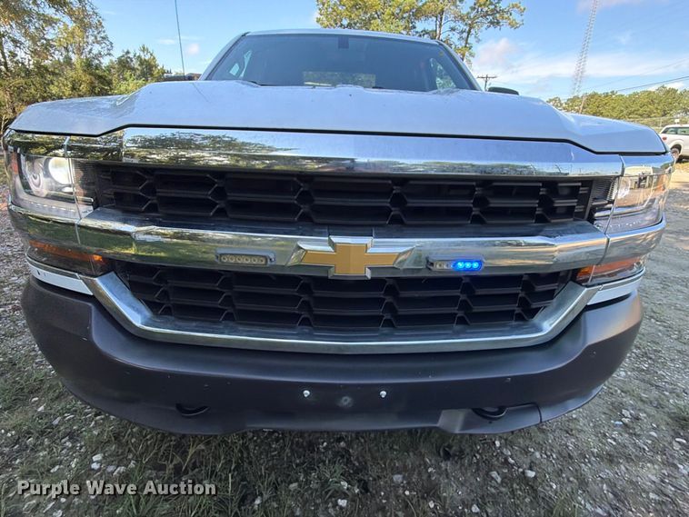 image for item EA7355 2019 Chevrolet Silverado 1500 Ext. Cab pickup truck