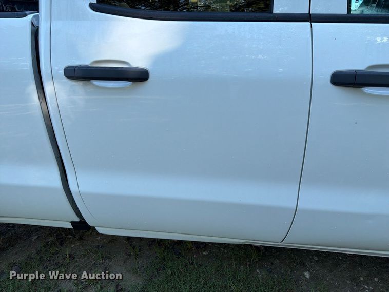 image for item EA7355 2019 Chevrolet Silverado 1500 Ext. Cab pickup truck