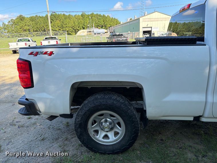 image for item EA7355 2019 Chevrolet Silverado 1500 Ext. Cab pickup truck