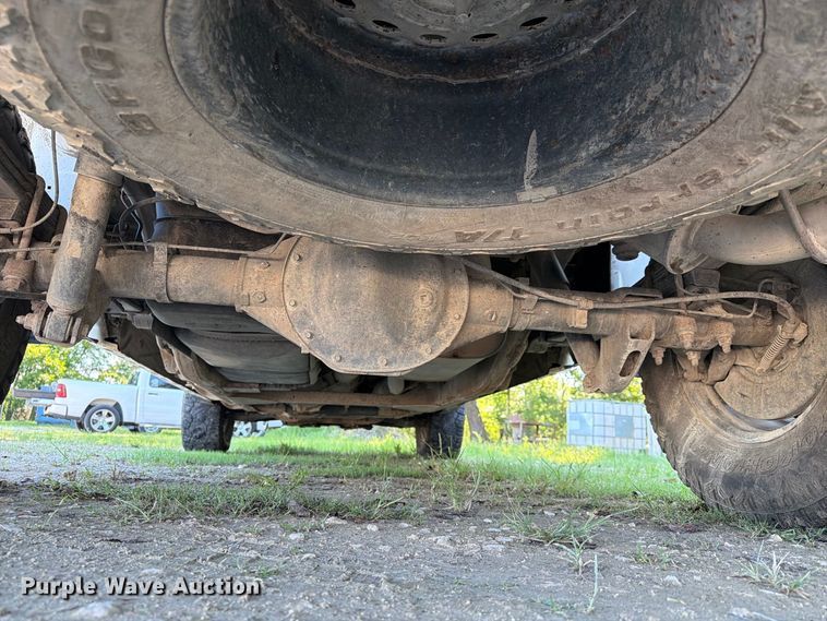 image for item EA7355 2019 Chevrolet Silverado 1500 Ext. Cab pickup truck