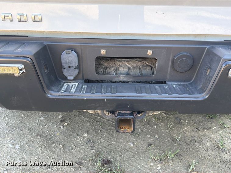 image for item EA7355 2019 Chevrolet Silverado 1500 Ext. Cab pickup truck