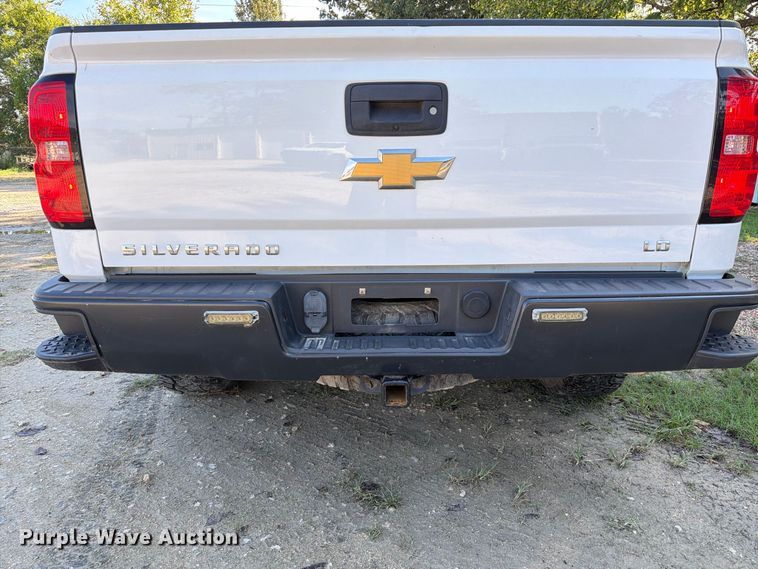 image for item EA7355 2019 Chevrolet Silverado 1500 Ext. Cab pickup truck