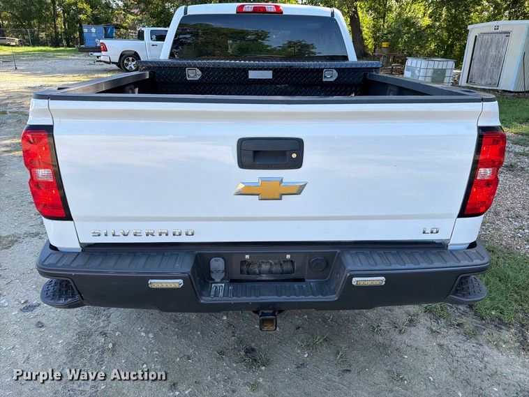 image for item EA7355 2019 Chevrolet Silverado 1500 Ext. Cab pickup truck