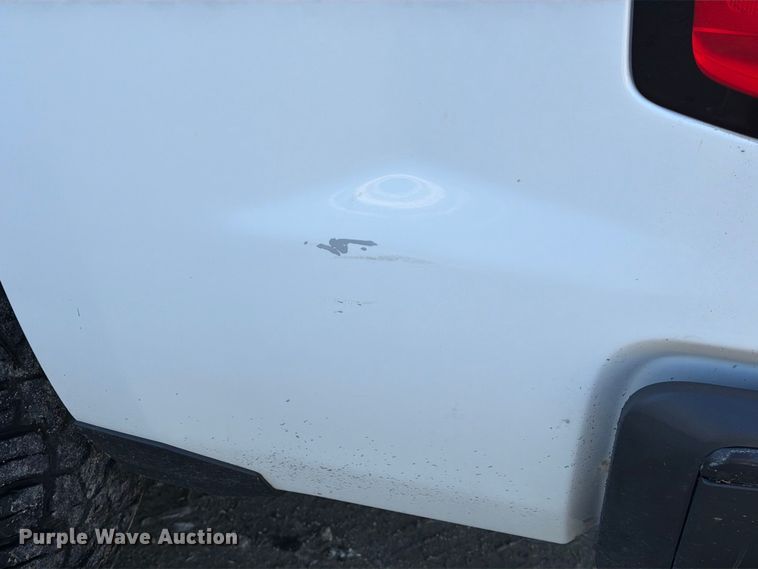 image for item EA7355 2019 Chevrolet Silverado 1500 Ext. Cab pickup truck