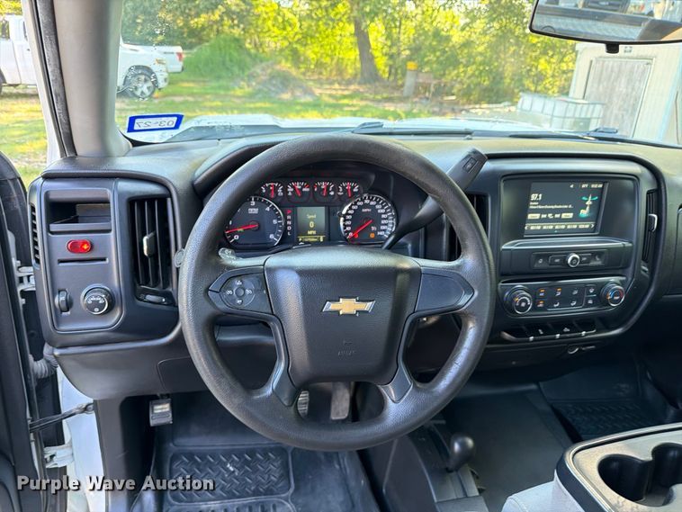 image for item EA7355 2019 Chevrolet Silverado 1500 Ext. Cab pickup truck