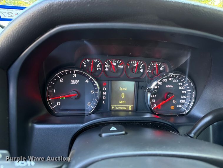 image for item EA7355 2019 Chevrolet Silverado 1500 Ext. Cab pickup truck