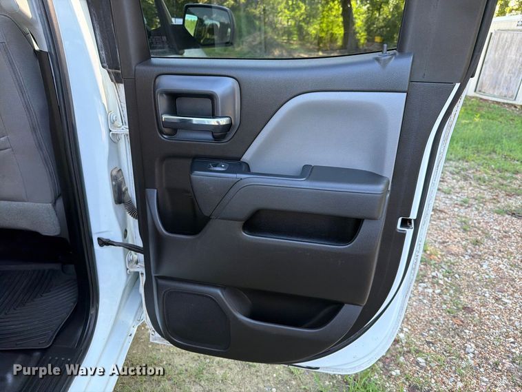 image for item EA7355 2019 Chevrolet Silverado 1500 Ext. Cab pickup truck