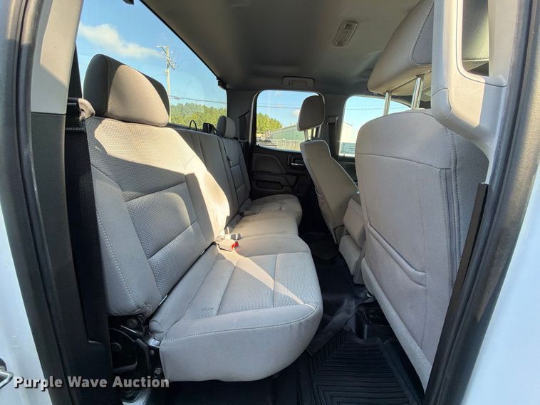 image for item EA7355 2019 Chevrolet Silverado 1500 Ext. Cab pickup truck