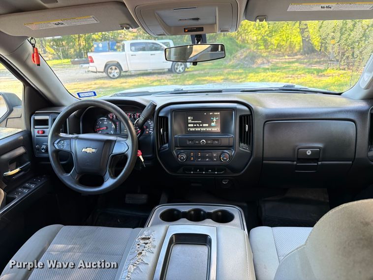 image for item EA7355 2019 Chevrolet Silverado 1500 Ext. Cab pickup truck