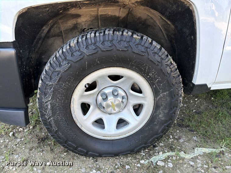 image for item EA7355 2019 Chevrolet Silverado 1500 Ext. Cab pickup truck