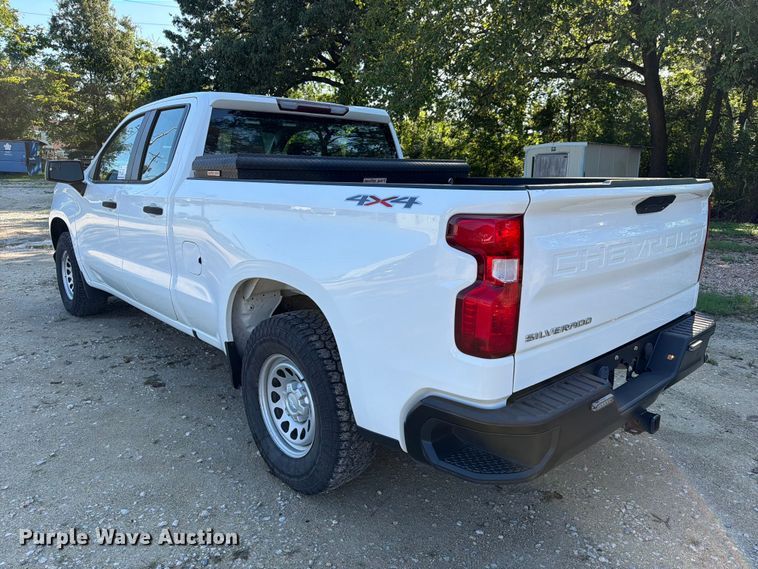 image for item EA7356 2020 Chevrolet Silverado 1500 Ext. Cab pickup truck