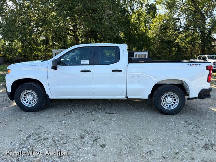 image for item EA7356 2020 Chevrolet Silverado 1500 Ext. Cab pickup truck