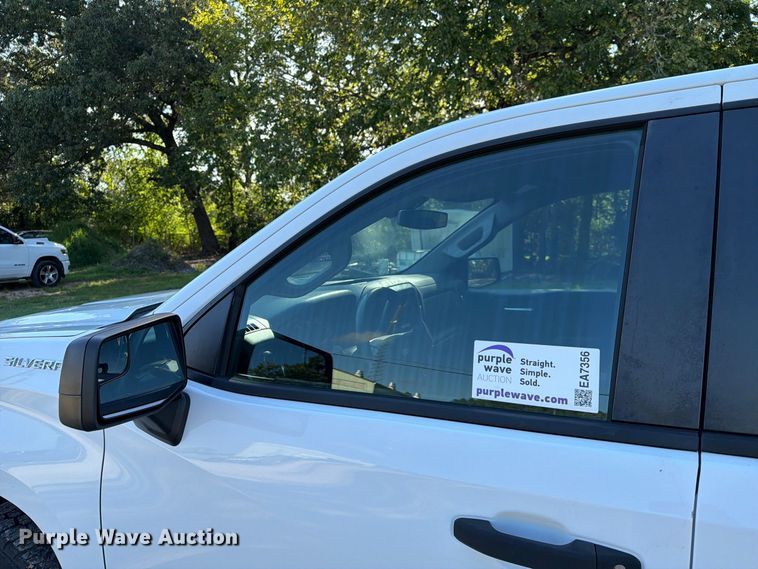 image for item EA7356 2020 Chevrolet Silverado 1500 Ext. Cab pickup truck