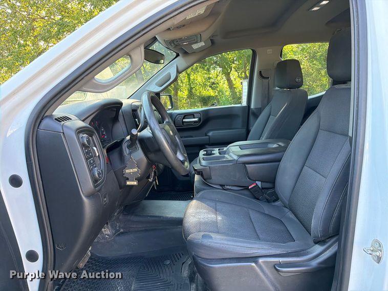 image for item EA7356 2020 Chevrolet Silverado 1500 Ext. Cab pickup truck