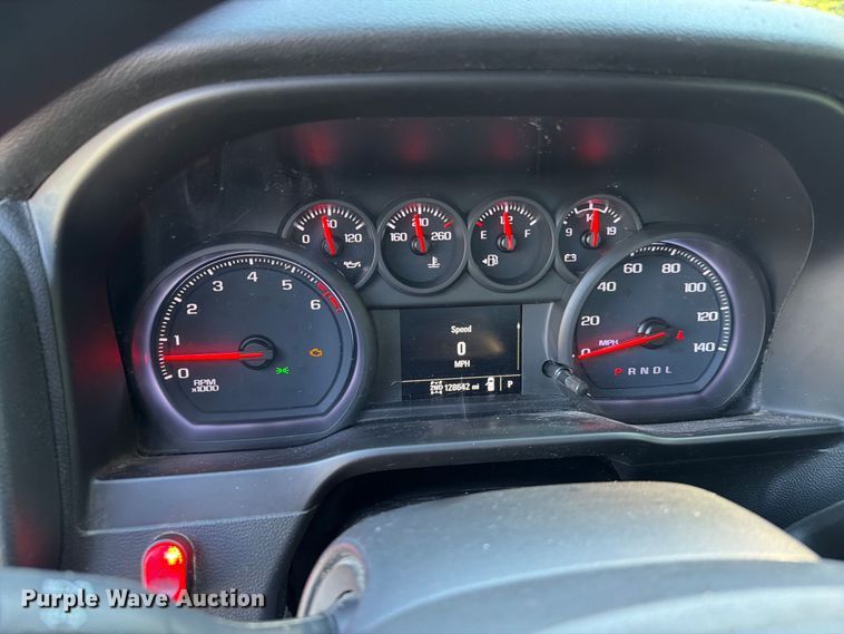 image for item EA7356 2020 Chevrolet Silverado 1500 Ext. Cab pickup truck