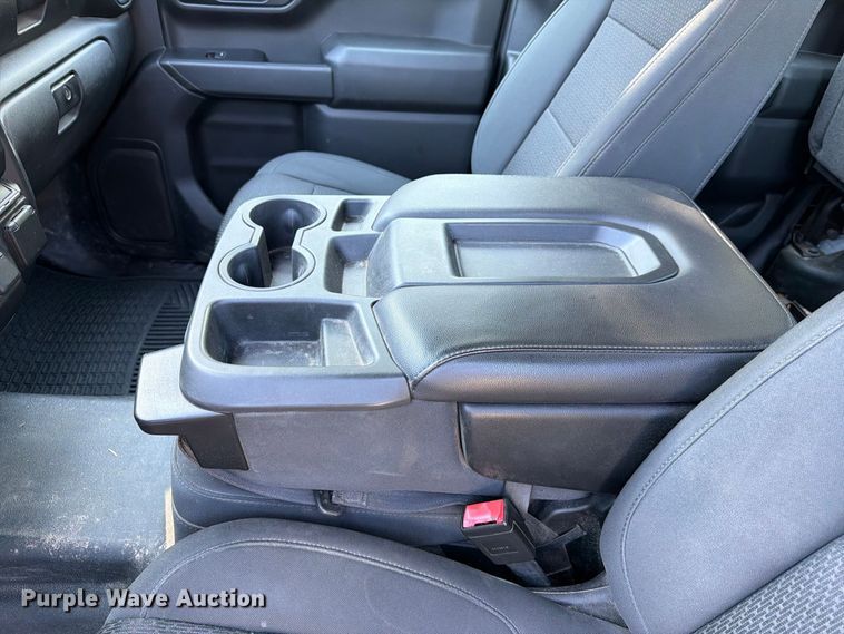 image for item EA7356 2020 Chevrolet Silverado 1500 Ext. Cab pickup truck