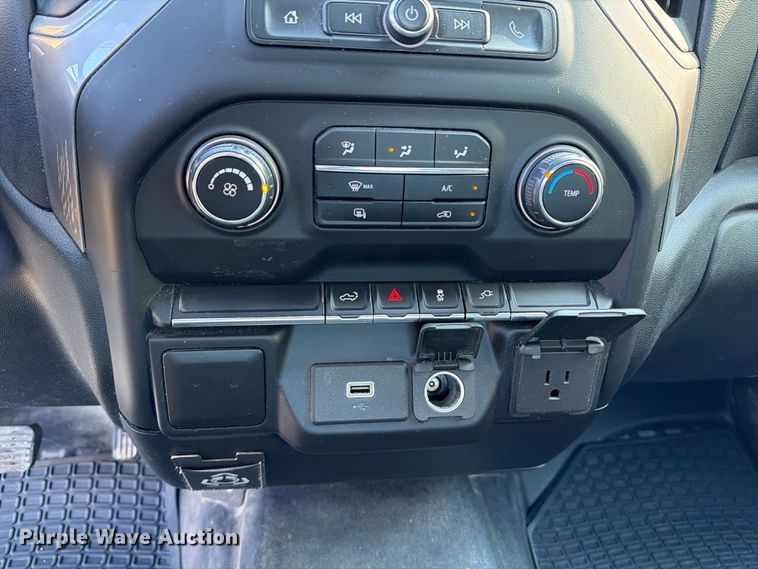 image for item EA7356 2020 Chevrolet Silverado 1500 Ext. Cab pickup truck