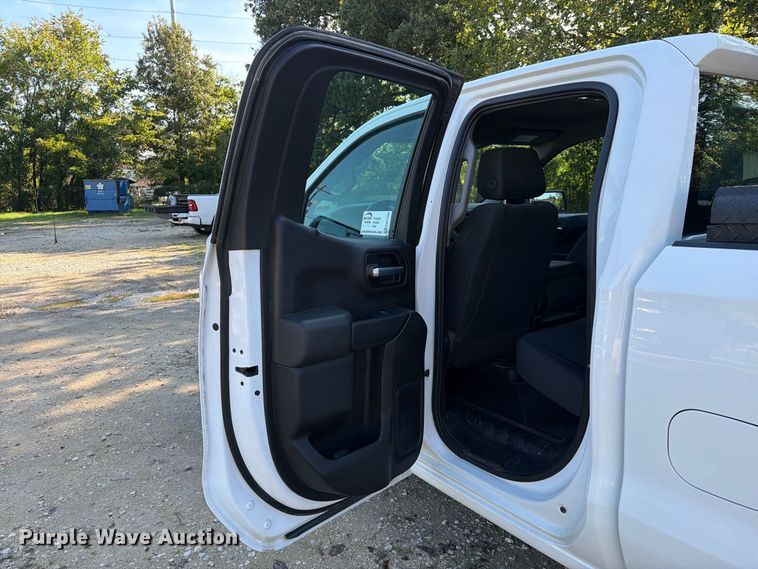 image for item EA7356 2020 Chevrolet Silverado 1500 Ext. Cab pickup truck