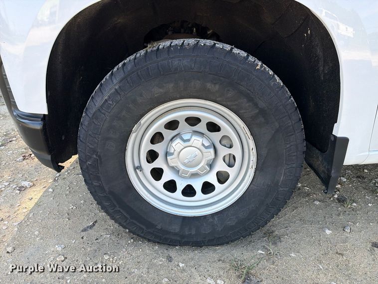 image for item EA7356 2020 Chevrolet Silverado 1500 Ext. Cab pickup truck