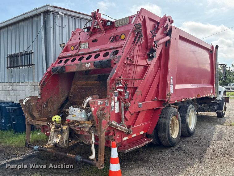 image for item EN0345 2007 International 7400 refuse truck