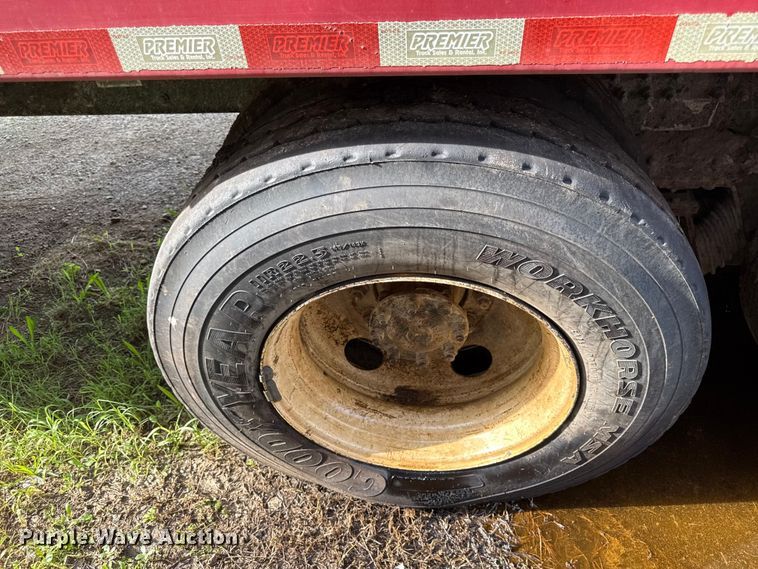image for item EN0345 2007 International 7400 refuse truck