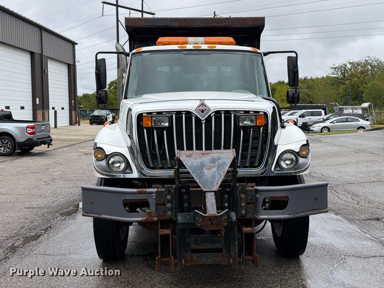 image for item EO8740 2009 International WorkStar 7300 hook lift truck