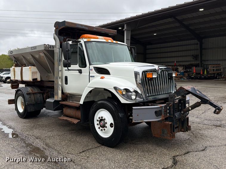 image for item EO8740 2009 International WorkStar 7300 hook lift truck