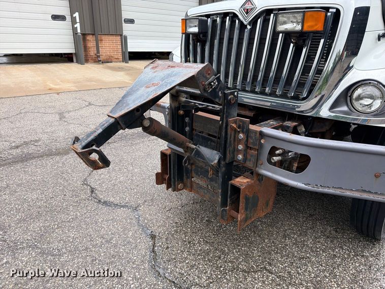 image for item EO8740 2009 International WorkStar 7300 hook lift truck