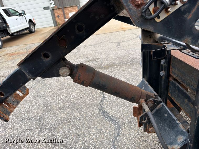 image for item EO8740 2009 International WorkStar 7300 hook lift truck