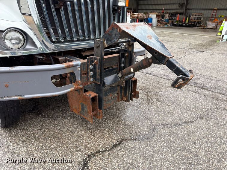 image for item EO8740 2009 International WorkStar 7300 hook lift truck