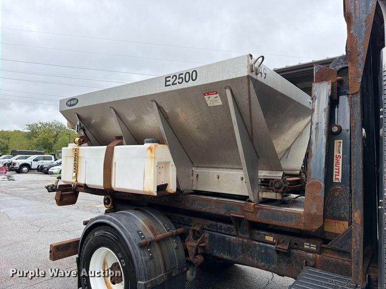 image for item EO8740 2009 International WorkStar 7300 hook lift truck