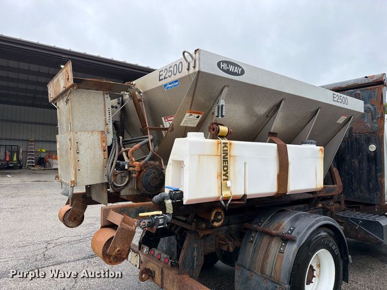 image for item EO8740 2009 International WorkStar 7300 hook lift truck