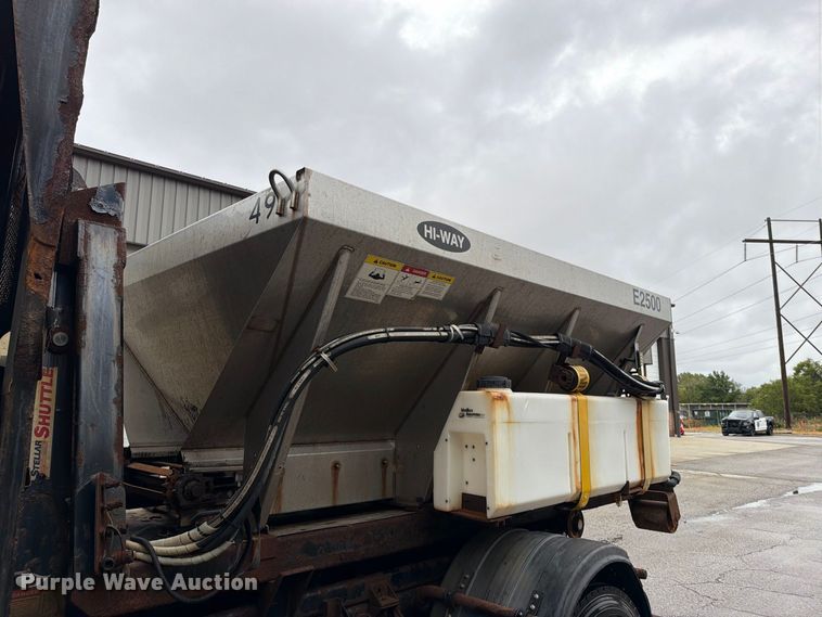 image for item EO8740 2009 International WorkStar 7300 hook lift truck