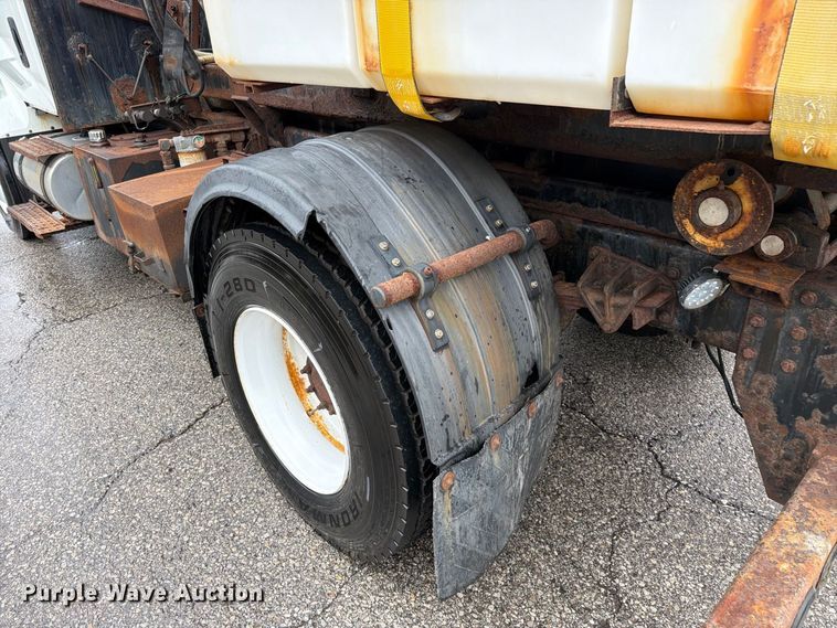 image for item EO8740 2009 International WorkStar 7300 hook lift truck