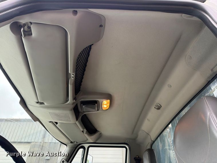 image for item EO8740 2009 International WorkStar 7300 hook lift truck