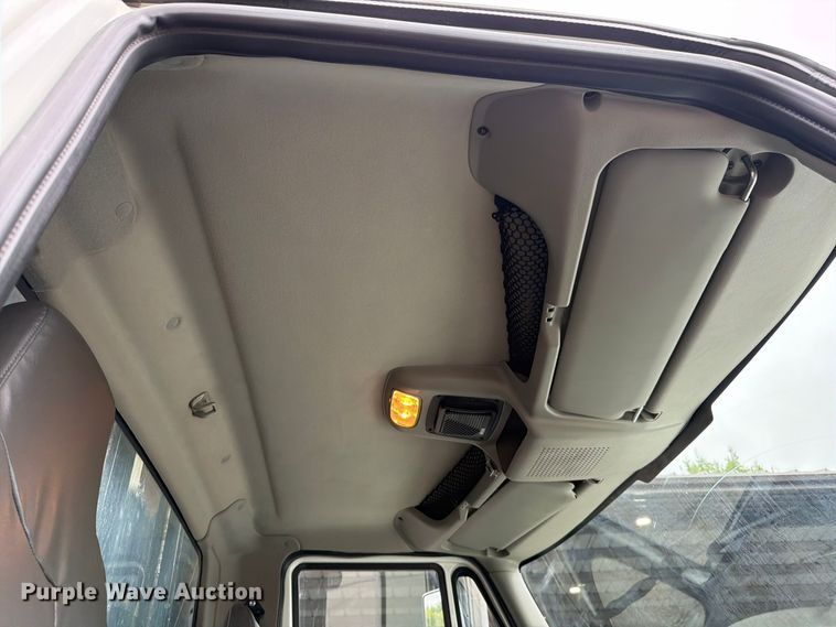 image for item EO8740 2009 International WorkStar 7300 hook lift truck