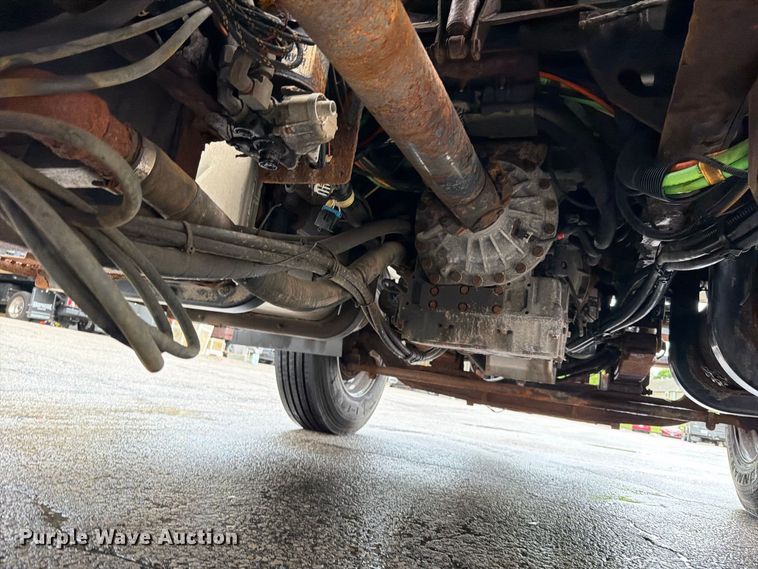 image for item EO8740 2009 International WorkStar 7300 hook lift truck