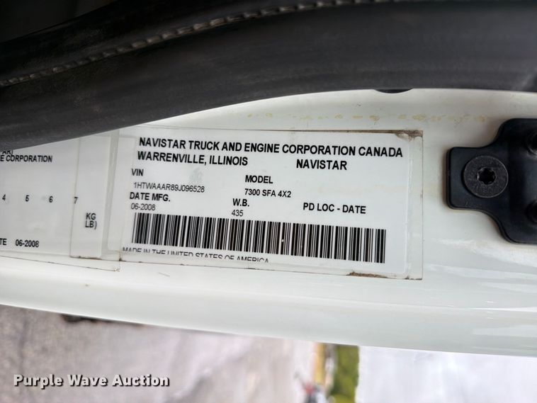 image for item EO8740 2009 International WorkStar 7300 hook lift truck