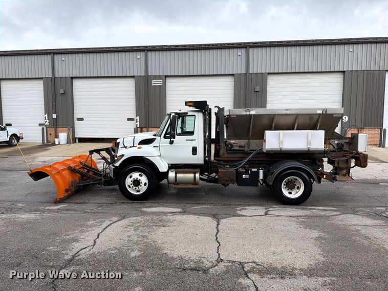 image for item EO8741 2013 International WorkStar 7300 hook lift truck