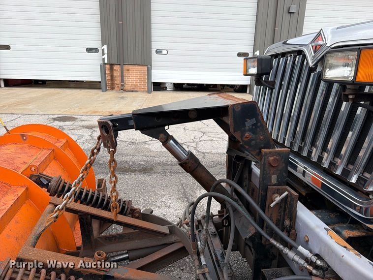 image for item EO8741 2013 International WorkStar 7300 hook lift truck