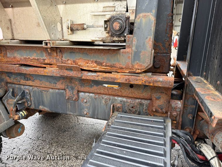 image for item EO8741 2013 International WorkStar 7300 hook lift truck