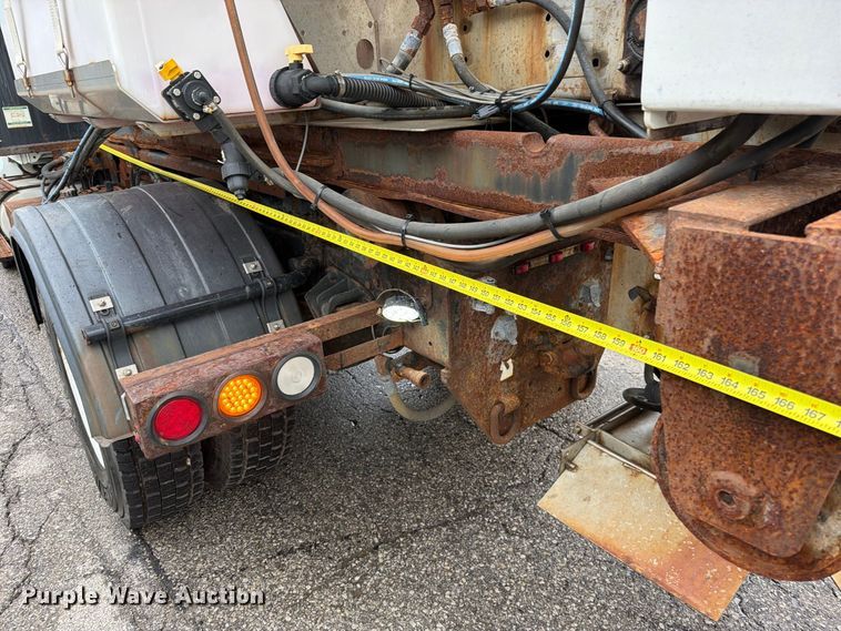 image for item EO8741 2013 International WorkStar 7300 hook lift truck