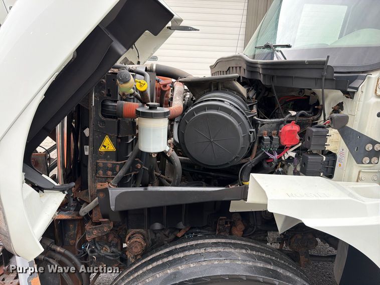 image for item EO8741 2013 International WorkStar 7300 hook lift truck