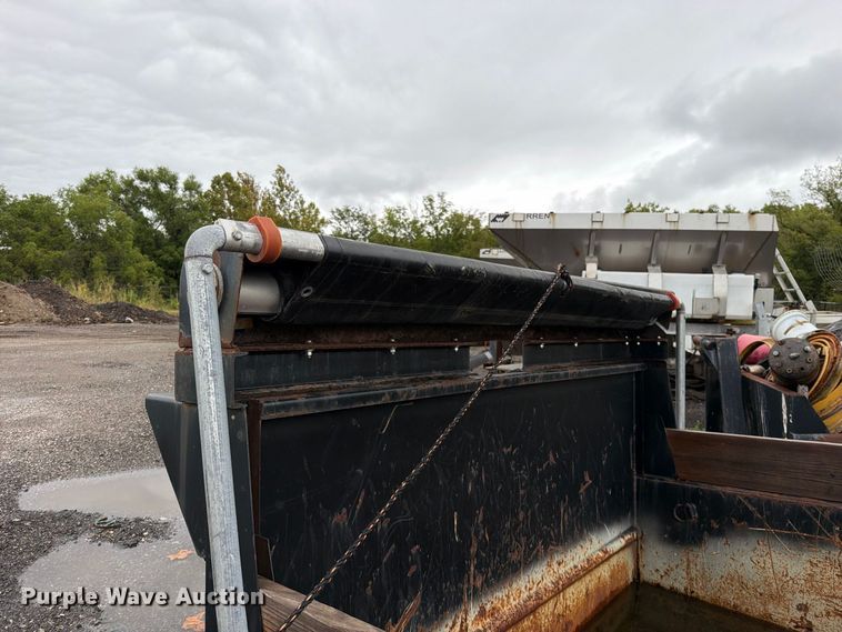 image for item EO8741 2013 International WorkStar 7300 hook lift truck