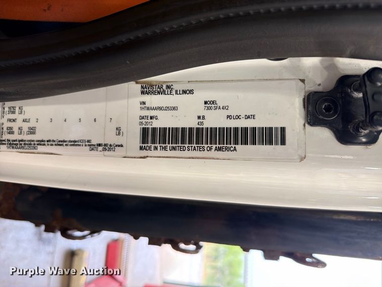 image for item EO8741 2013 International WorkStar 7300 hook lift truck