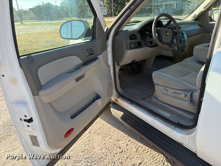 image for item EP7588 2007 Chevrolet Suburban 1500 SUV