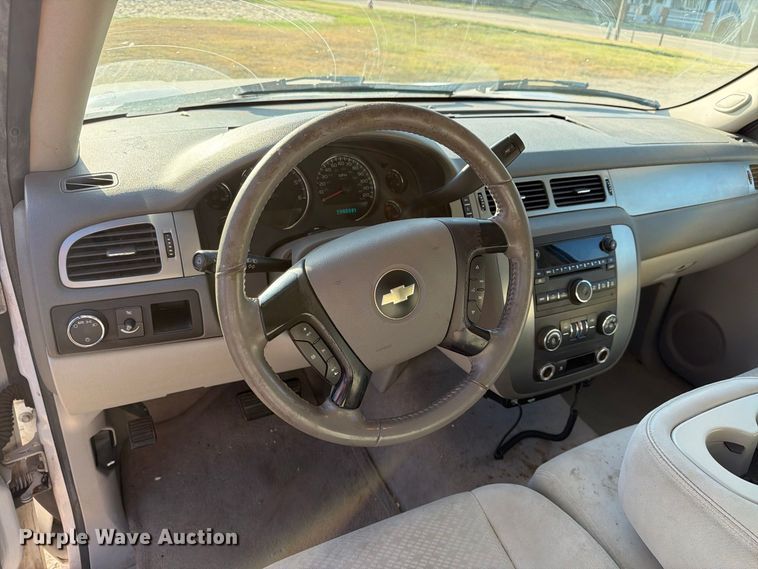 image for item EP7588 2007 Chevrolet Suburban 1500 SUV