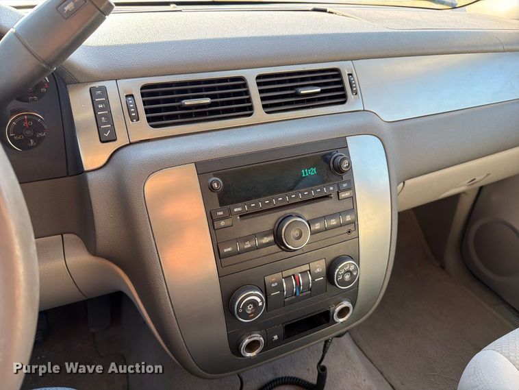 image for item EP7588 2007 Chevrolet Suburban 1500 SUV